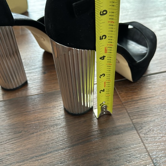 MICHAEL Michael Kors Porter NWT Ankle Strap Suede Platform Block Heel Sandals. - Picture 5 of 11